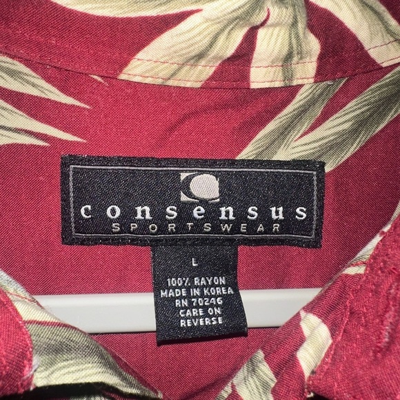 Consensus Burgundy Leaf Print Men's Size Large Button Up Shirt - Picture 2 of 7